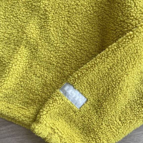 Levi's Yellow Women's Sherpa Sweater - Picture 2 of 2
